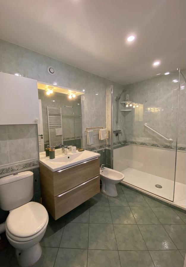 Tres Bel Appartement Entier Proche De La Mer 2 Chambres 1 Salon Vallauris Kültér fotó