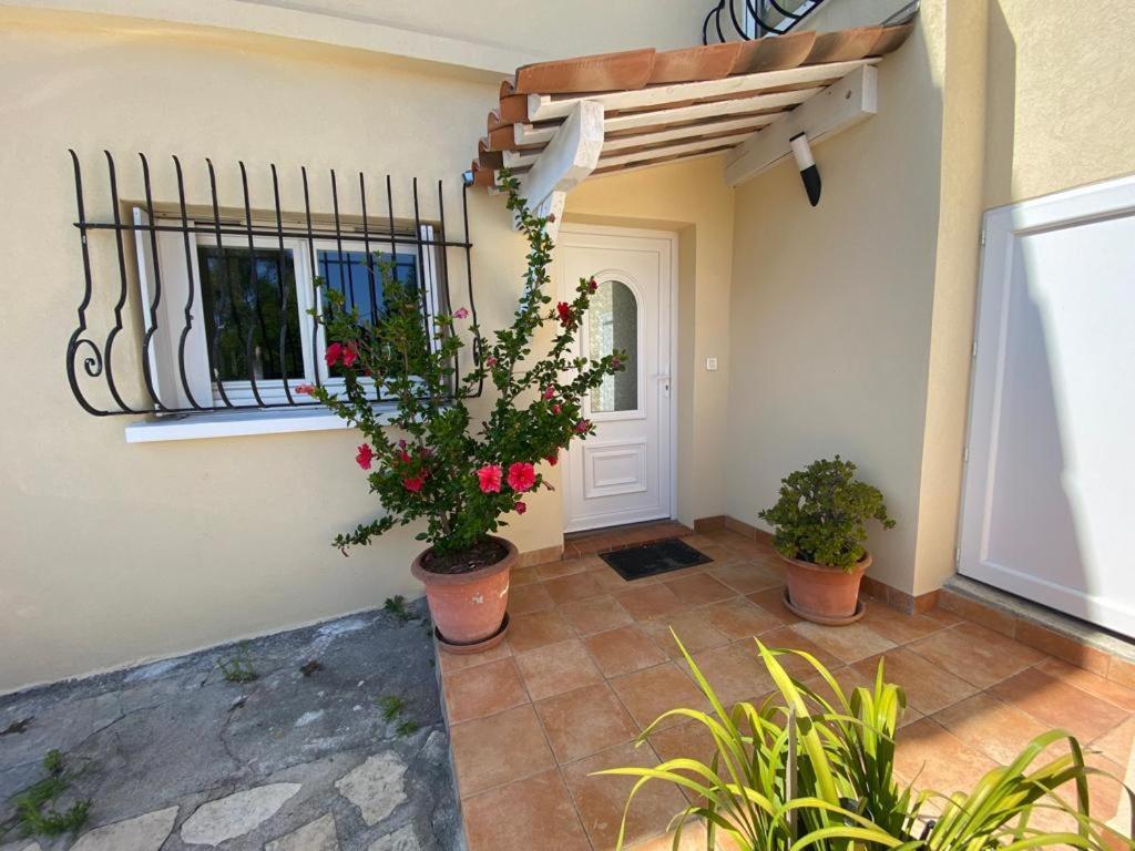 Tres Bel Appartement Entier Proche De La Mer 2 Chambres 1 Salon Vallauris Kültér fotó